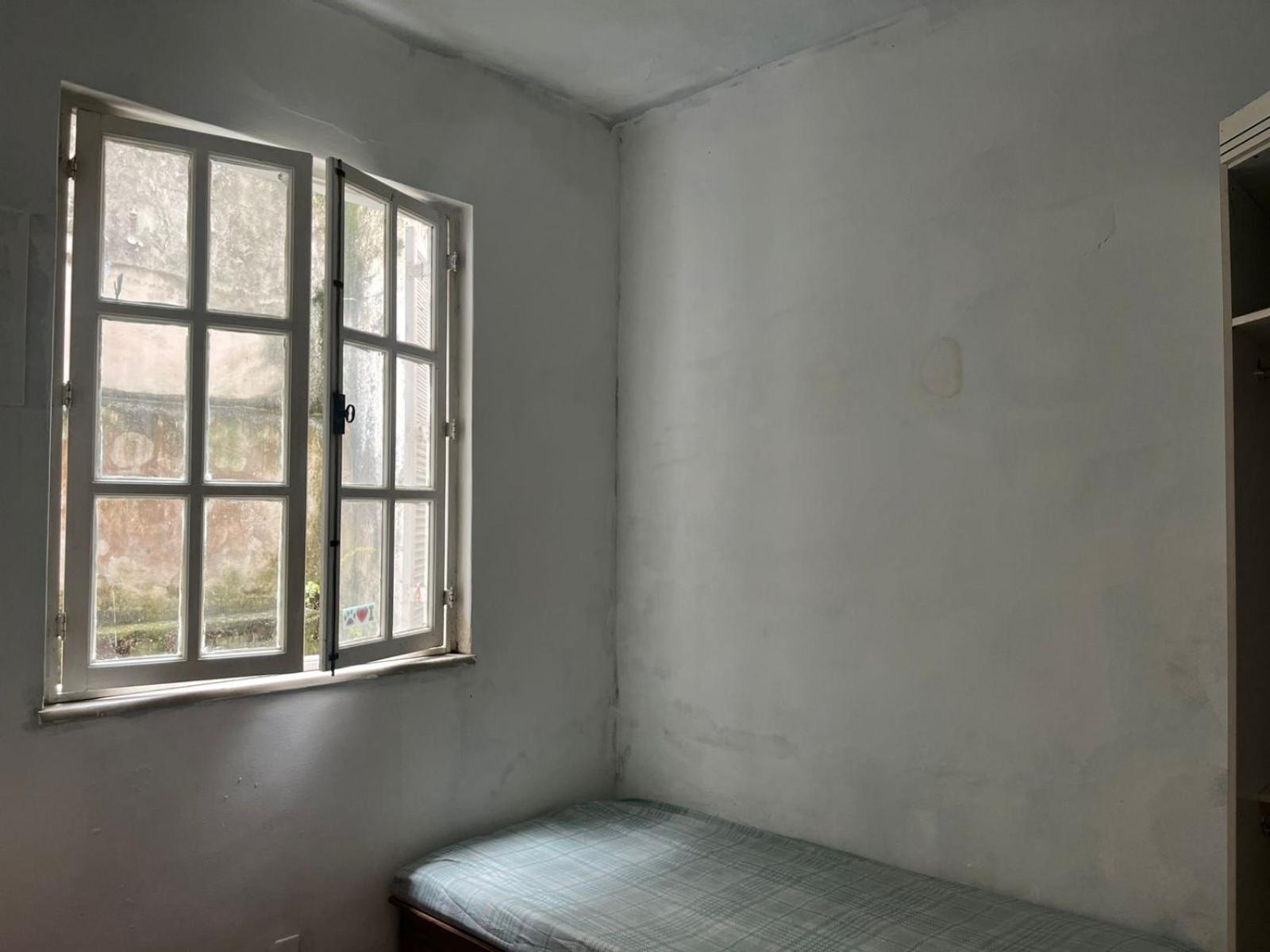 Apartamento De Casal Em Completo,compartilhado *